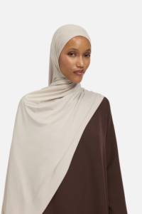 Dernier design de hijab en jersey liquide de qualité supérieure, uni, extensible, doux, long, pour femmes musulmanes, logo personnalisé, OEM, ODM, marque privée - Product Image 2