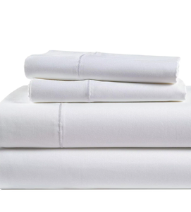 Ensemble de housse de couette blanche avec oreillers et serviettes roulées pour literie de style hôtel - Product Image 3