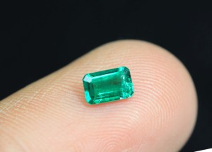 Magnifiques pierres d'émeraude de forme octogonale, taille facetée, 1-2 carats chacune, pierres d'émeraude en vrac chez les fournisseurs en gros - Product Image 5