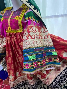 Conjunto de Vestido Étnico Gulbahar de Chifón Bordado con Manga Larga y Estampado para Mujeres y Hombres, Estilo Pakistaní para Eid - Product Image 5