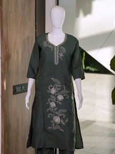Ensemble Kurti et pantalon en coton brodé pour femmes, style traditionnel indien pakistanais, vêtements décontractés, coupe ample, toutes saisons - Product Image 4