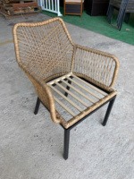 Chaise de jardin contemporaine en rotin tressé, cadre en acier, portable, durable, résistante aux intempéries, pour patio extérieur, cour et salon – Meilleure vente