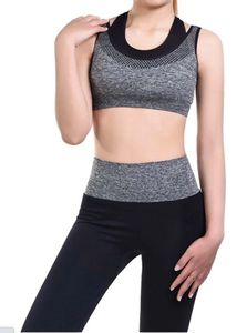 Ensemble de yoga sans couture taille haute col en V, crop top et leggings 2 pièces gris/noir uni en Spandex Polyester avec bretelles ajustables pleine longueur - Product Image 3