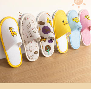 Chaussons jetables pour enfants, à bout fermé, antidérapants, doux, chauds pour l'hiver, pour invités, spa, maison, voyage, hôtel, fête, en gros - Product Image 2