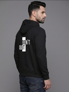Sudadera con Capucha Negra Unisex, Estampado Sólido 'Don't Quit', Algodón, Informal, con Bolsillo Canguro, Corte Regular, para Invierno - Product Image 3