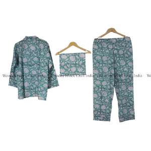 ชุดนอนผ้าฝ้ายแท้ 100% สไตล์วินเทจสำหรับผู้หญิง ชุดนอนฤดูร้อน 3 ชิ้น ลายดอกไม้ติดกระดุม ชุดนอนแสนสบาย พร้อมที่เก็บของ - Product Image 3