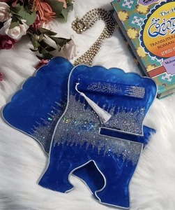 Les designs les plus demandés de supports élégants pour le Coran en résine ajoutent une beauté spirituelle à toute salle de prière ou coin de maison. - Product Image 2