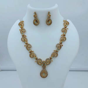 JeweleMarket 10575663DGR Parure de collier de créateur avec diamants américains et pierres autrichiennes Pota, en acier, bijoux raffinés pour occasions nuptiales - Product Image 3