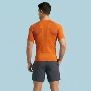 Camiseta Deportiva de Compresión de Manga Corta para Hombre, Personalizable (OEM), para Fitness, Gimnasio, Entrenamiento y Rendimiento Atlético - Product Image 2