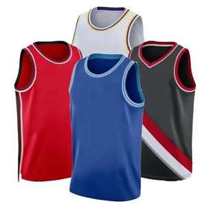 Camiseta de Baloncesto Personalizada Sublimada, Jersey de Baloncesto Transpirable, 100% Poliéster - Product Image 1