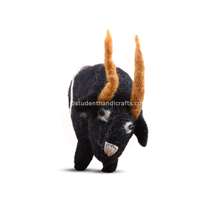 Adorable poupée en feutre de yak noir pour la décoration des bébés et des enfants - Product Image 1