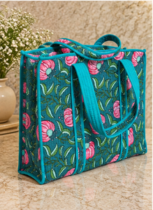 Sac fourre-tout unique de taille moyenne en velours 100% coton matelassé 300 TC, imprimé floral botanique bleu sarcelle et rose, fait main à Jaipur, avec fermeture éclair, prêt pour la plage - Product Image 4