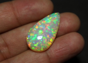Ópalo Etíope Natural de Calidad Súper Fina, Cabujón en Forma de Pera de 28.5x15.5x7.5mm, 12.40 Quilates, Gema Multifuego, Piedra Welo, HASNAIN GEMS - Product Image 3