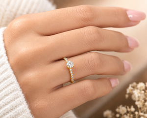 แหวนหมั้นทองคำแท้ 14k ประดับโมอิสซาไนต์ทรงบริลเลียนต์ ฝังแบบ Pave Setting ดีไซน์หรูหราคลาสสิก เครื่องประดับชั้นดีสำหรับผู้หญิง - Product Image 4