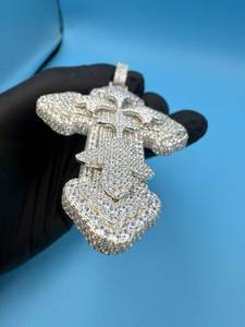 Pendentif en argent 925 avec croix en diamant Moissanite VVS pour unisexe, à porter lors de cérémonies religieuses - Product Image 5