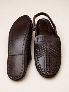 Mocassins plats traditionnels en cuir véritable marron Kolapuri, tissés à la main, avec sangle à boucle, sandales décontractées pour hommes, chaussures d'hiver et d'été - Product Image 3