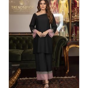 Salwar Kameez pakistanais pour femmes, création de designers |   Costume indien noir pour occasions spéciales, pour l'Eid et Diwali - Product Image 1