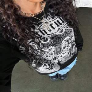 Camiseta Premium de Algodón Grueso de 300 GSM, Corte Holgado, Tejido Grueso, Estilo Urbano, Personalizable - Product Image 2