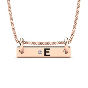 Colgante con Inicial E y Diamante Redondo, Colgante Clásico Unisex, Colgantes y Dijes de Moda - Product Image 1