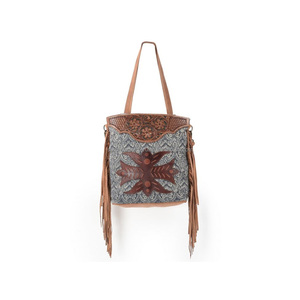 Bolso de mano de cuero tallado a mano con alfombra bloqueada a mano y flecos de cuero Fabricante y proveedor indio superior - Product Image 3