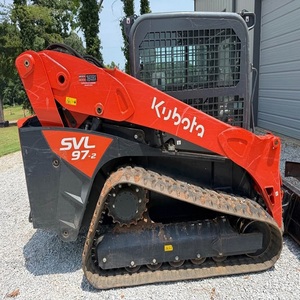 Chargeuse compacte sur chenilles Kubota SVL97-2 durable pour la préparation de sites d'excavation, le défrichement et le déplacement de matériaux - Product Image 1