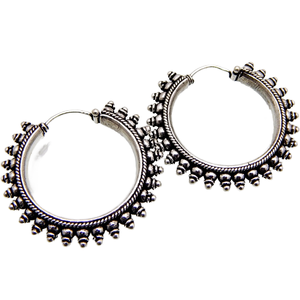 Boucles d'oreilles en argent sterling 925 avec placage à l'or vintage Bijoux à la mode et élégants Fêtes Fiançailles Anniversaires - Product Image 1
