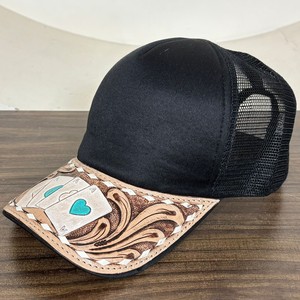 Gorra Trucker de Cuero de Alta Calidad con Visera Hecha a Mano, Malla Trasera, Diseño Personalizado con Incrustaciones de Naipes As de Espadas, Estilo Occidental - Product Image 4