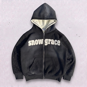 เสื้อฮู้ดซิป Snowgrace ผ้าเฟรนช์เทอร์รี่ พิมพ์ลายพัฟฟ์ ทรงโอเวอร์ไซส์ ยูนิเซ็กส์ สไตล์ลำลอง สำหรับฤดูหนาว สีดำ - Product Image 1