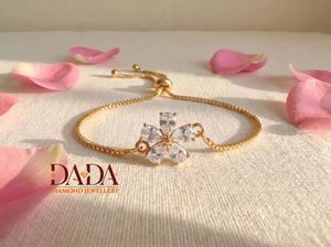 Hermosa Pulsera de Flores con Diamantes Cultivados en Laboratorio para Mujer, Pulsera de Cadena con Diamantes Eticos Certificados, Lujo para el Día a Día - Product Image 2