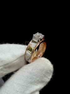 Luxe 18K Deux Tons En Or Massif Hommes Solitaire Bague Conception Unique 1 TCW VVS Moissanite Diamant Charmes Cadeau De Fiançailles Bijoux - Product Image 4