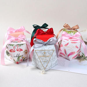 Nouvelles boîtes cadeaux pyramidales écologiques biodégradables de luxe, boîtes à bonbons personnalisées, boîtes rigides en carton pour mariage - Product Image 1