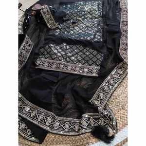 PARTY WEAR CHINON BORDADO SECUENCIA TRABAJO SAREE CON BLUSA DESCOSTADA NEGRO - Product Image 1