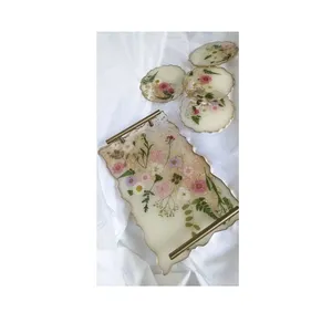 Plateaux décoratifs élégants en résine avec motifs métalliques et végétaux pour la décoration intérieure moderne et l'utilisation sur la table à manger - Product Image 4