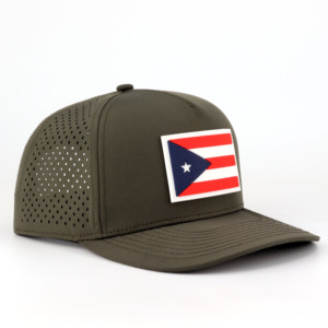Gorra Trucker con la Bandera de Puerto Rico, Verde Oliva, 6 Paneles, Malla Ajustable, Unisex, Casual, con Estampado de Goma en Relieve en el Panel Frontal - Product Image 3