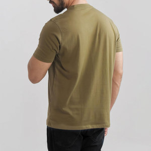 Ensemble t-shirt et short pour homme, nouvelle mode, tissu durable, respirant, tendance, prix raisonnable, haute qualité. - Product Image 2