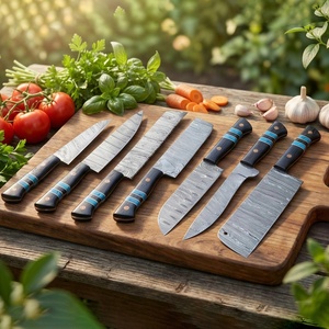 Juego de Cuchillos de Cocina de Acero de Damasco Hechos a Mano de 7 Piezas con Mango de Resina y Micarta, Funda de Cuero, Cuchillos Utilitarios de Supervivencia y Caza - Product Image 3