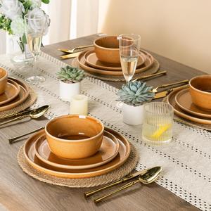 Ensemble d'assiettes en céramique ambrée rustique, finition brillante riche, design empilable robuste, parfait pour des tables chaleureuses et accueillantes - Product Image 4