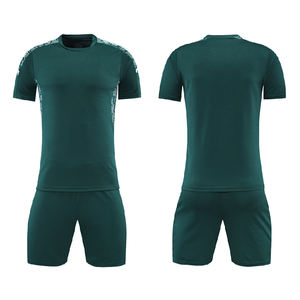 Tenue de football personnalisée en tissu à séchage rapide, maillots et uniformes de football imprimés et uniformes de football simples pour jeunes - Product Image 3