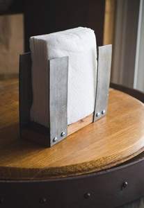 Porta servilletas tradicional indio hecho de madera de mango con elementos de diseño étnico para comedor o restaurante. - Product Image 4