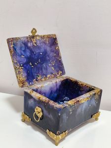 Boîte à bijoux en résine de qualité supérieure avec un design artisanal unique pour une gestion sécurisée de la collection de bijoux - Product Image 1