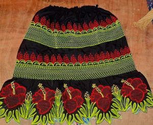 Última Moda en Faldas Hawaianas de Algodón con Diseño de Guam y Micronesia, Prendas Hawaianas Florales de Poliéster con Bordado, Fabricación OEM - Product Image 5