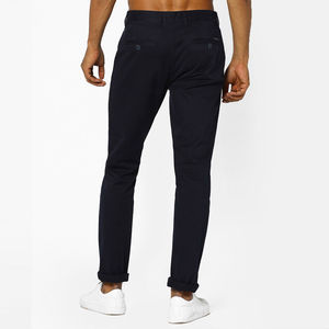 กางเกงชิโน่สไตล์สตรีทสำหรับผู้ชาย ขายจากโรงงาน ดีไซน์คลาสสิกสำหรับฤดูร้อน ตกแต่งกระเป๋าและโลโก้ที่เอว สินค้าใหม่ - Product Image 3