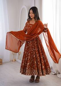 Costume Anarkali traditionnel pour femmes, couleur rouille, avec dupatta brodé, coupe ample, longueur cheville, tenue de mariage, style Inde Pakistan - Product Image 6