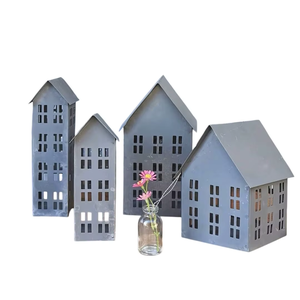 โคมไฟรูปบ้านโลหะพร้อมหน้าต่างฉลุลาย งานฝีมือสมัยใหม่ ไฟตกแต่ง - Product Image 6