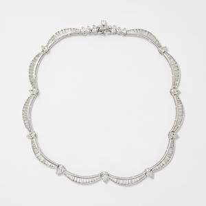 Collar Elegante de Oro Blanco de 14K con Diamantes Cultivados en Laboratorio en Forma de Pera y Baguette, Certificado IGI, para Mujer - Product Image 1