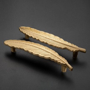 Tirador de Armario de Latón Estilo Antiguo con Diseño Floral, Tirador de Gabinete Premium, Herrajes de Lujo para Muebles, Fabricante de India para Uso en Hogares y Hoteles - Product Image 4