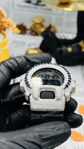 Reloj personalizado VVS Moissanite Iced Out para hombre, plata de ley 925, bisel de zafiro azul, hecho a mano, digital, de lujo. - Product Image 2