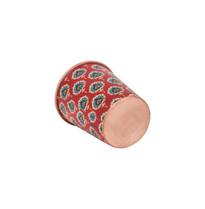 Vaso de Cobre con Patrón Ikat Rojo, Vaso de Diseño para Beber, Estampado Étnico, Reutilizable, Regalo Premium para el Bienestar - Product Image 4