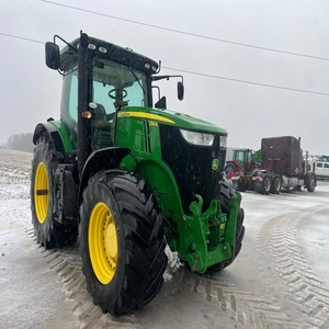 Tracteur à roues John Deere 7230R 75HP 4WD avec système de pompage de moteur avancé, conçu pour les opérations agricoles modernes à grande échelle. - Product Image 2