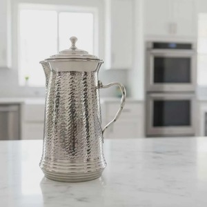 Carafe à eau en métal de qualité supérieure avec couvercle, carafe à boissons en acier inoxydable pour cuisine, hôtel, restaurant et hôtellerie - Product Image 4